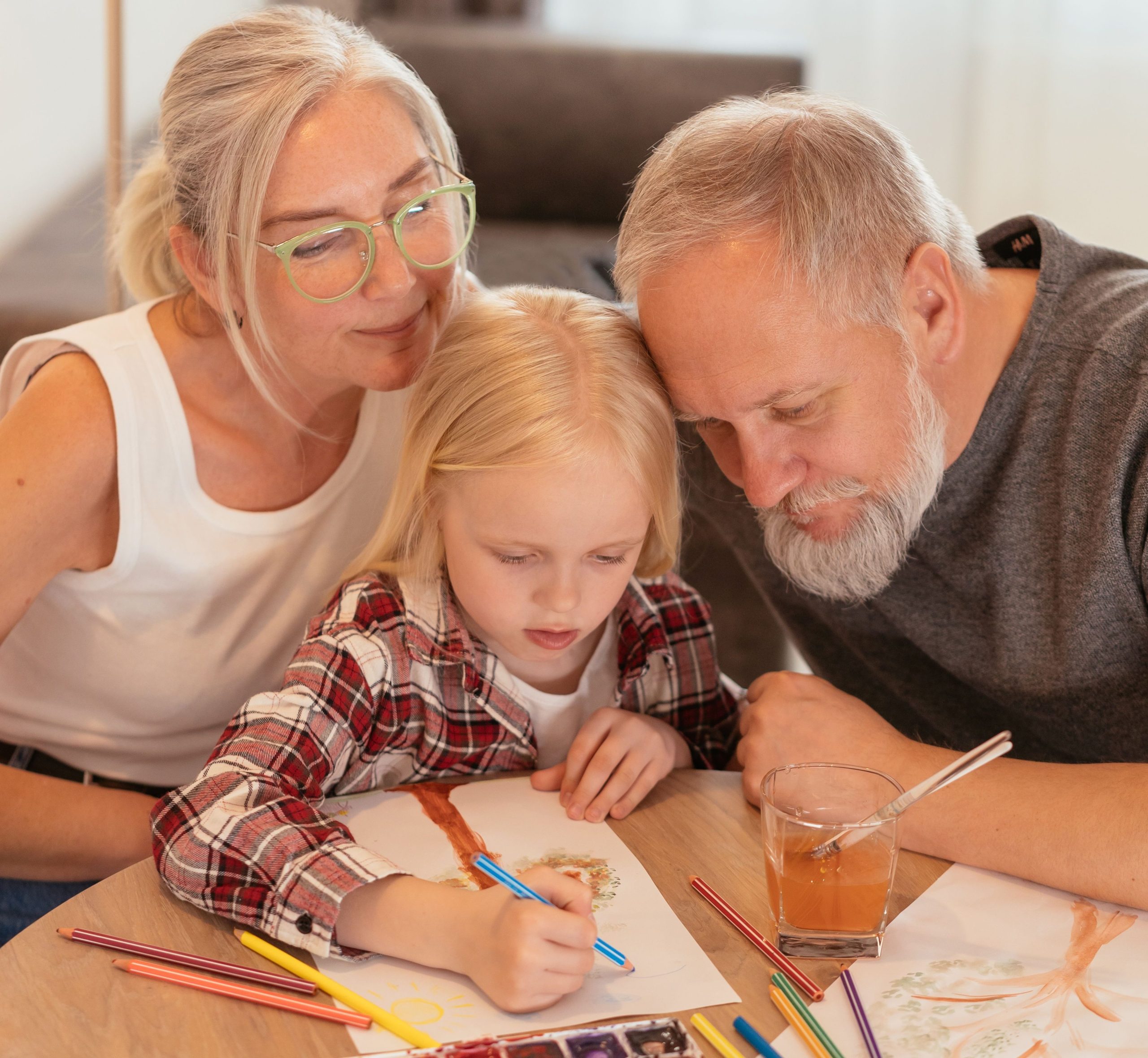 Quelles questions poser à ses grands-parents pour garder leurs souvenirs